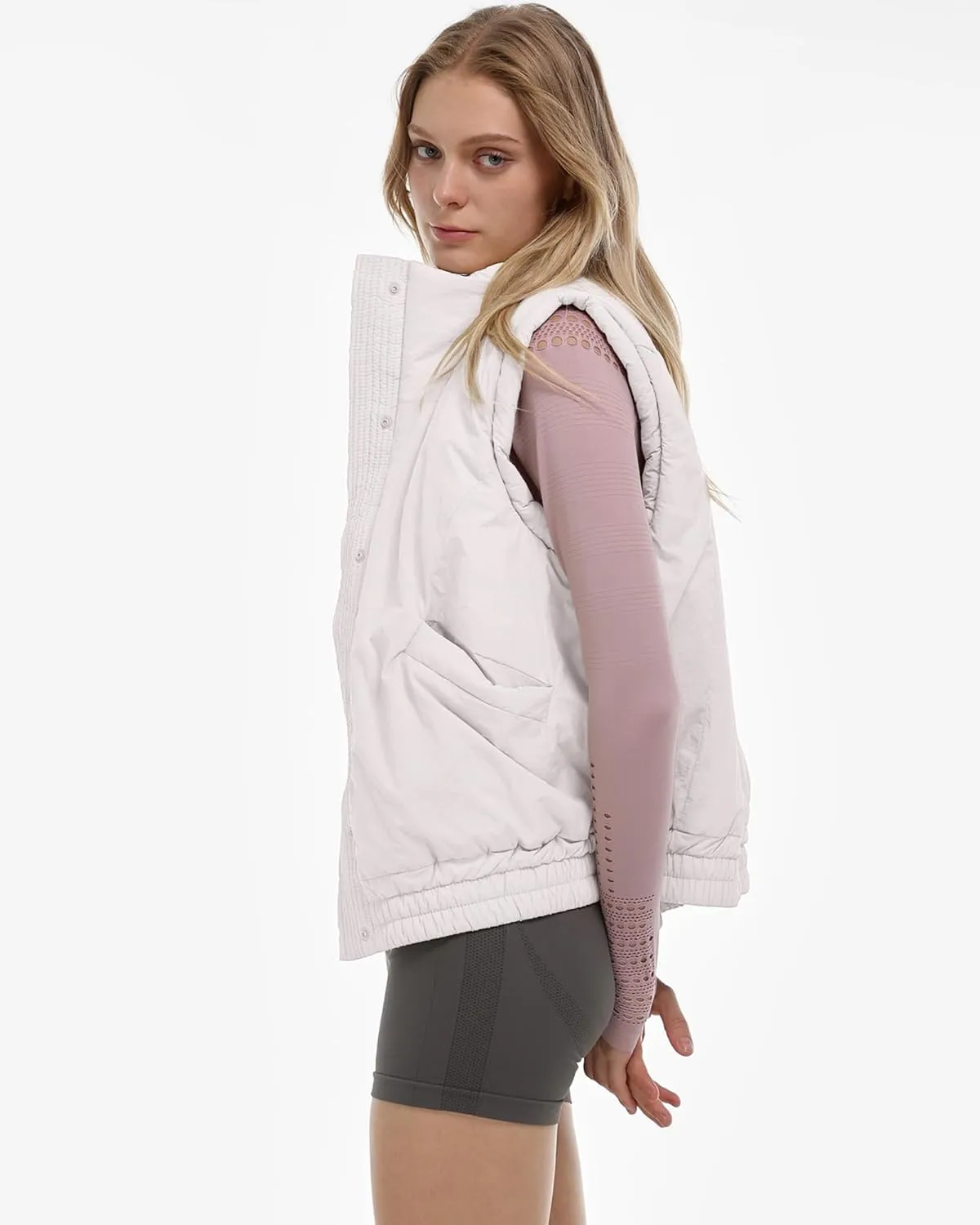 Gacaky Women's Winter Cropped Puffer Vest Lightweight Button-Down Stand Collar Sleeveless Padded Crop Puffy Vests Outerwear